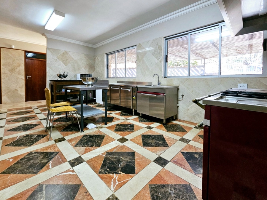 8 Bedroom Property for Sale in Waverley Free State